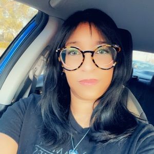 Meet your Posher, Raquel